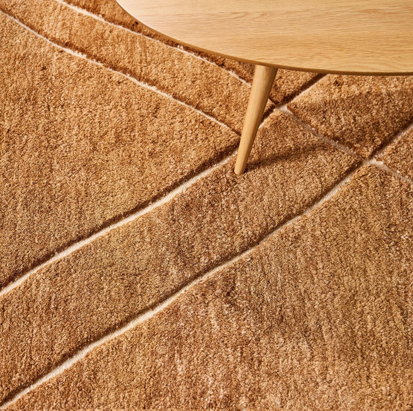 iconbydesign-macke-nz-wool-rug-gingerbread--SHARED--1_lifestyle_detail-texture-b.webp
