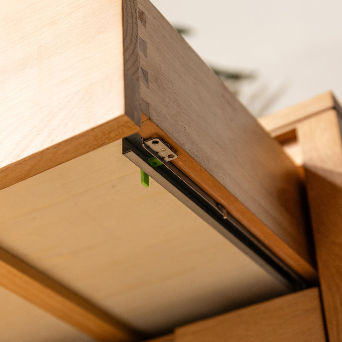Bruno-4-Drawer-Chest--SHARED--detail_4-SQ