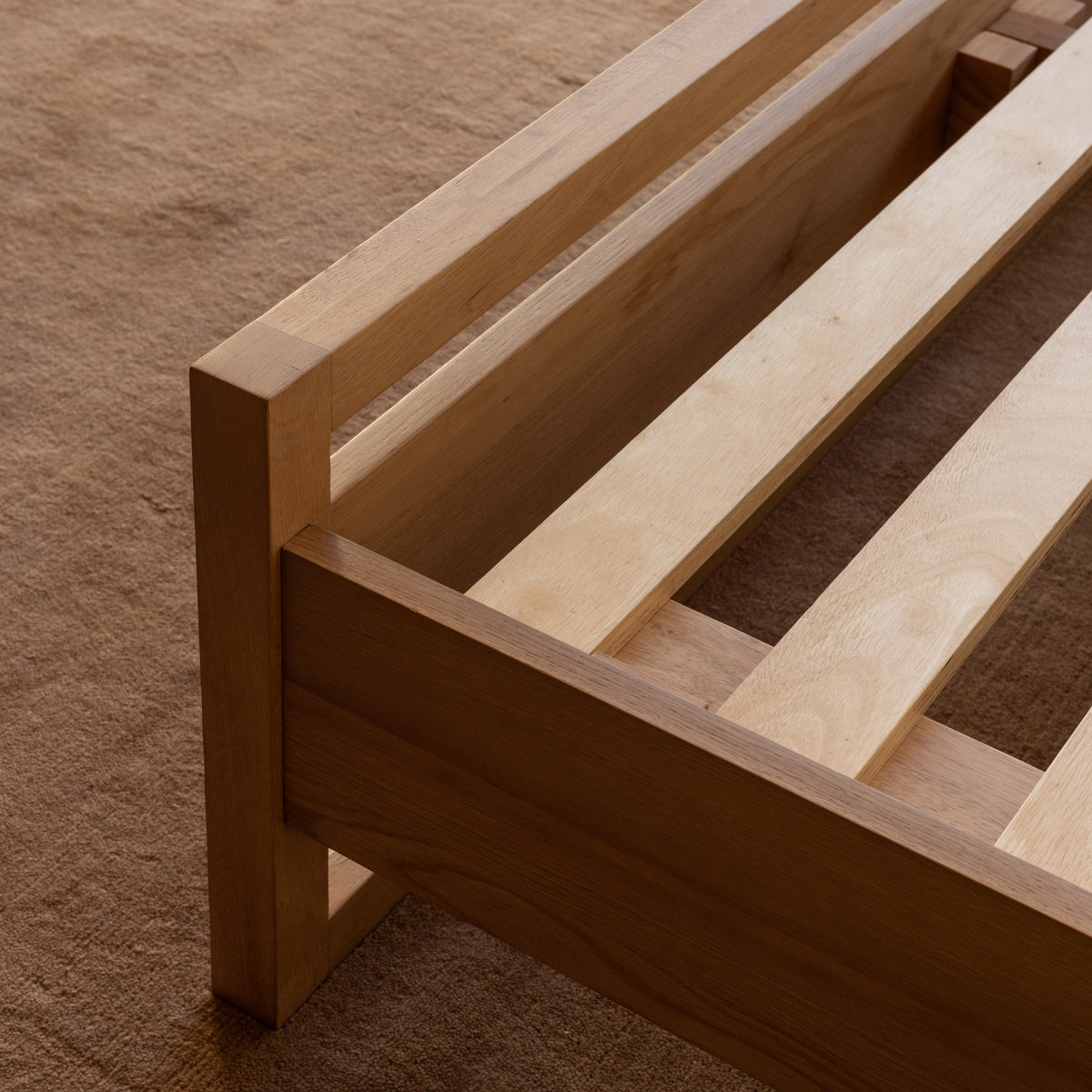 bruno-bed-oak--SHARED--detail-3-sq