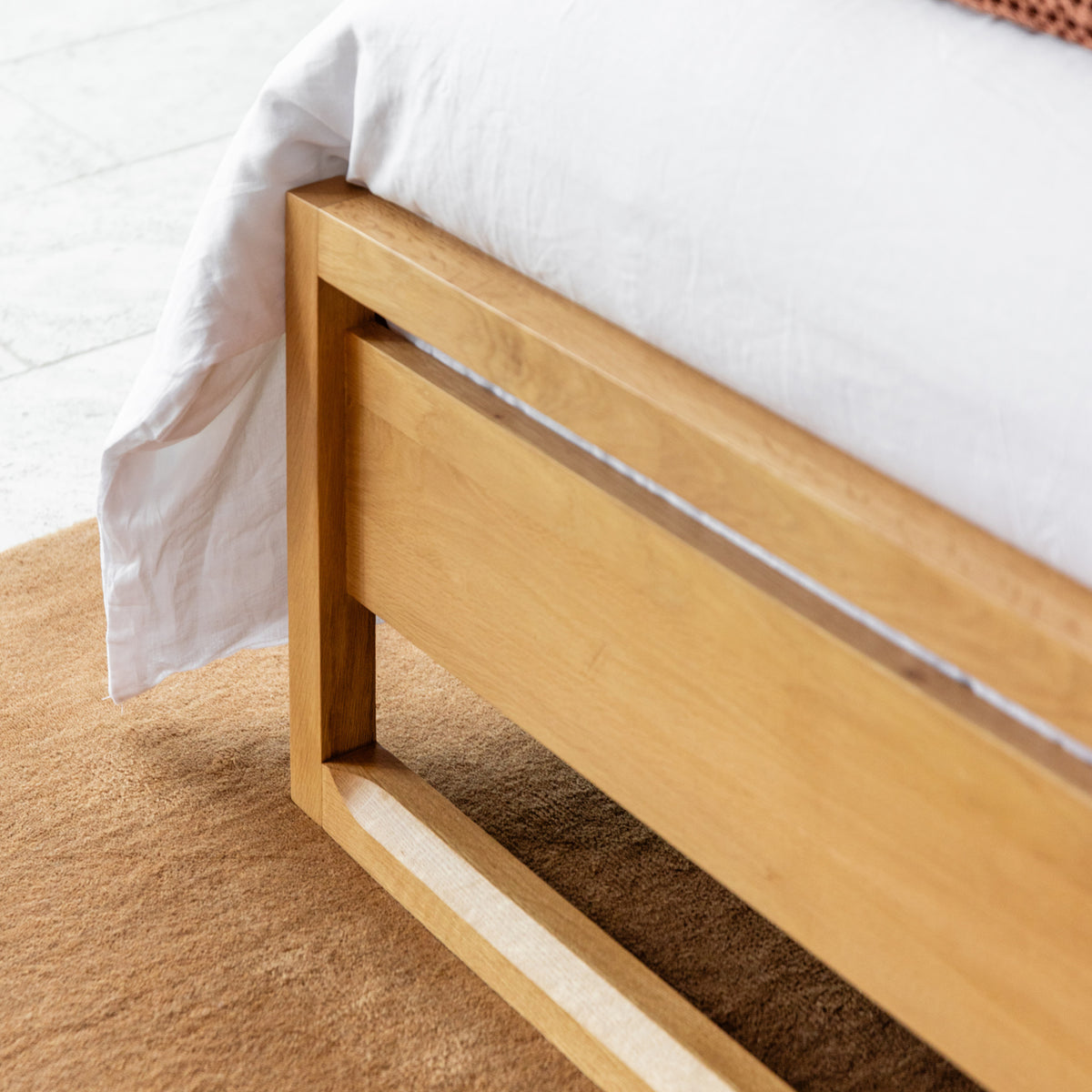 bruno-bed-queen--SHARED--detail-4-sq