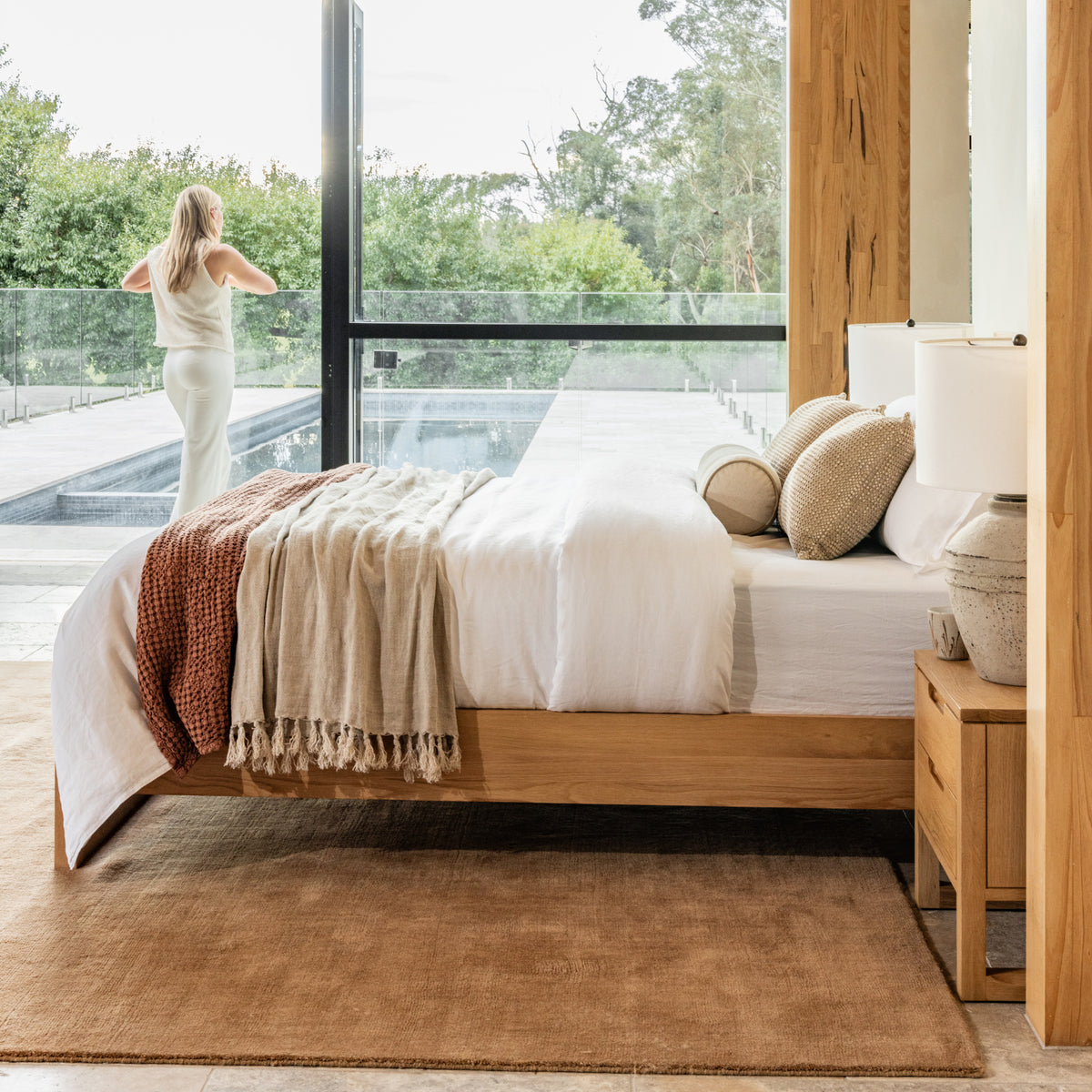 bruno-queen-bed-oak-bedside-freya-toasted-rug--SHARED--lifestyle-10-sq