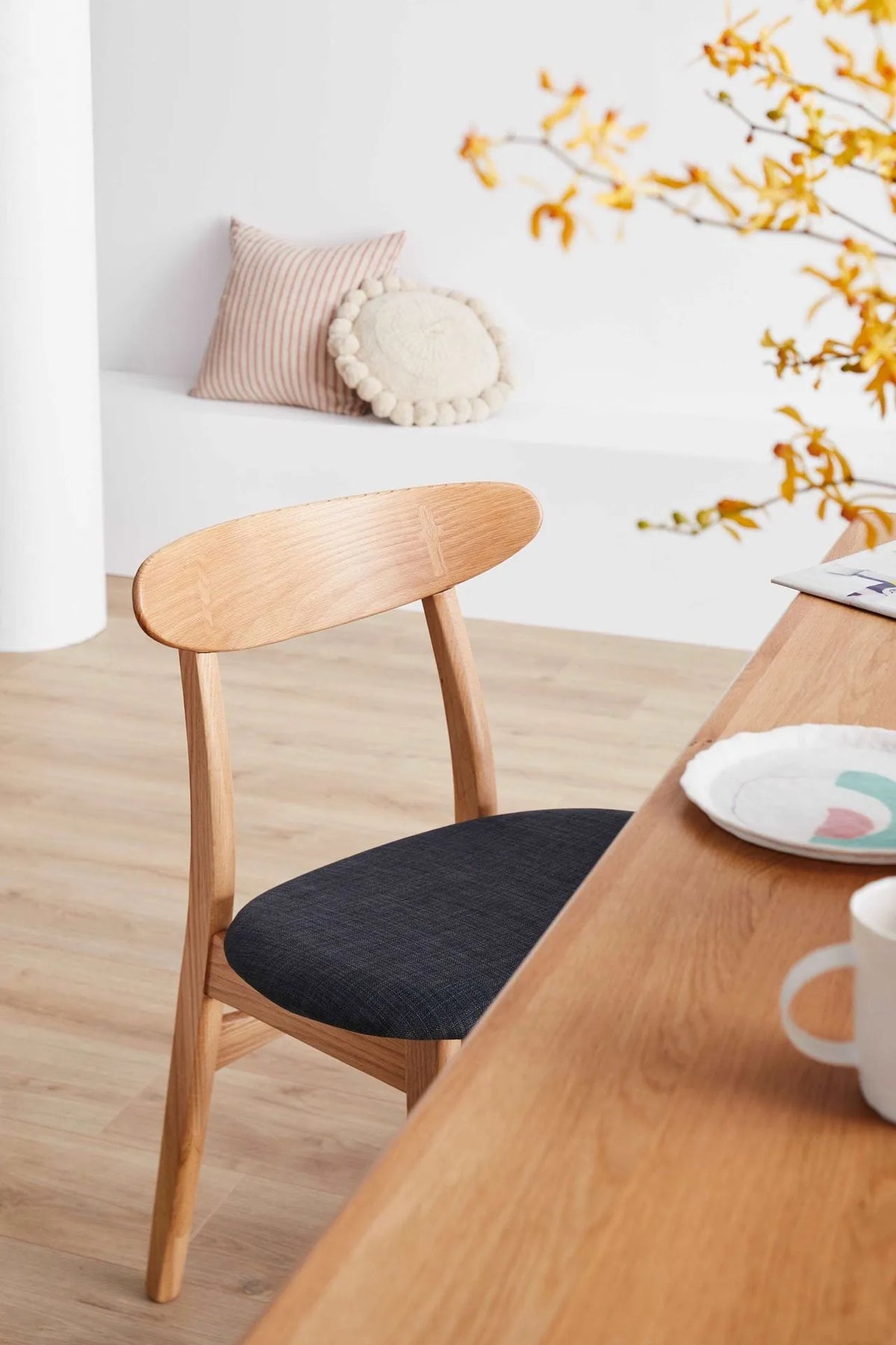 Magnus Dining Chair Light Gray Fabric Solid American Oak