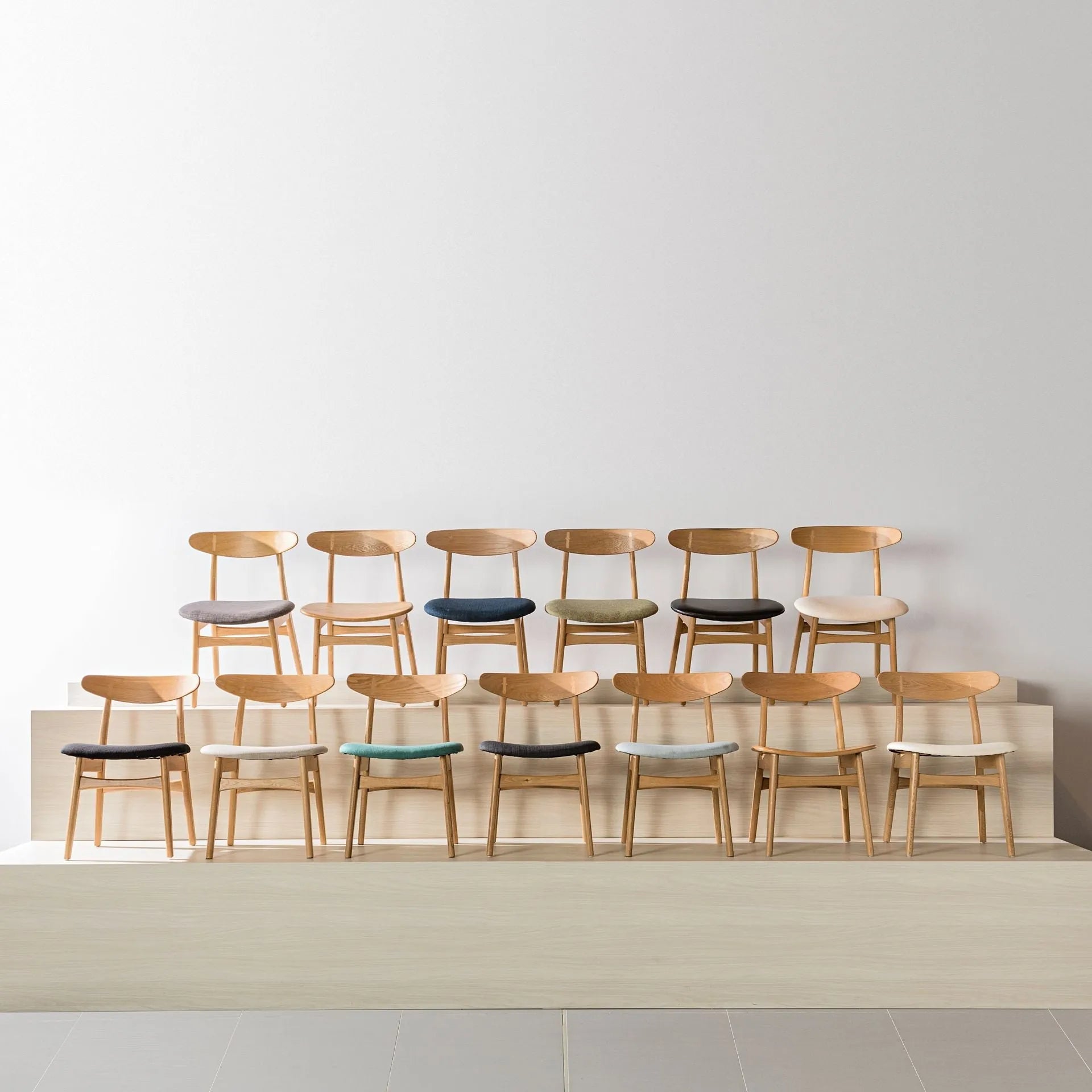 Magnus Dining Chair Light Gray Fabric Solid American Oak