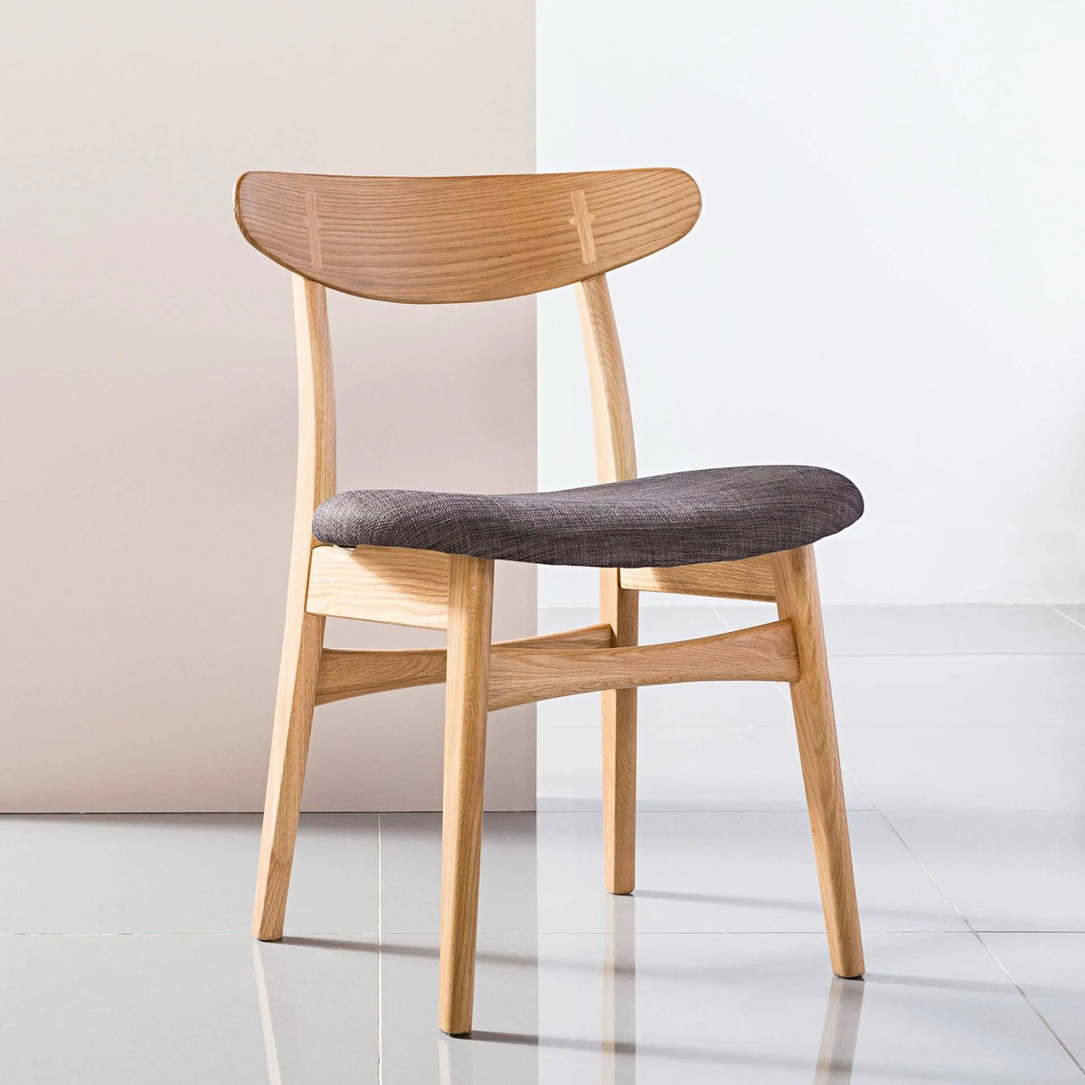 Magnus Dining Chair Light Gray Fabric Solid American Oak