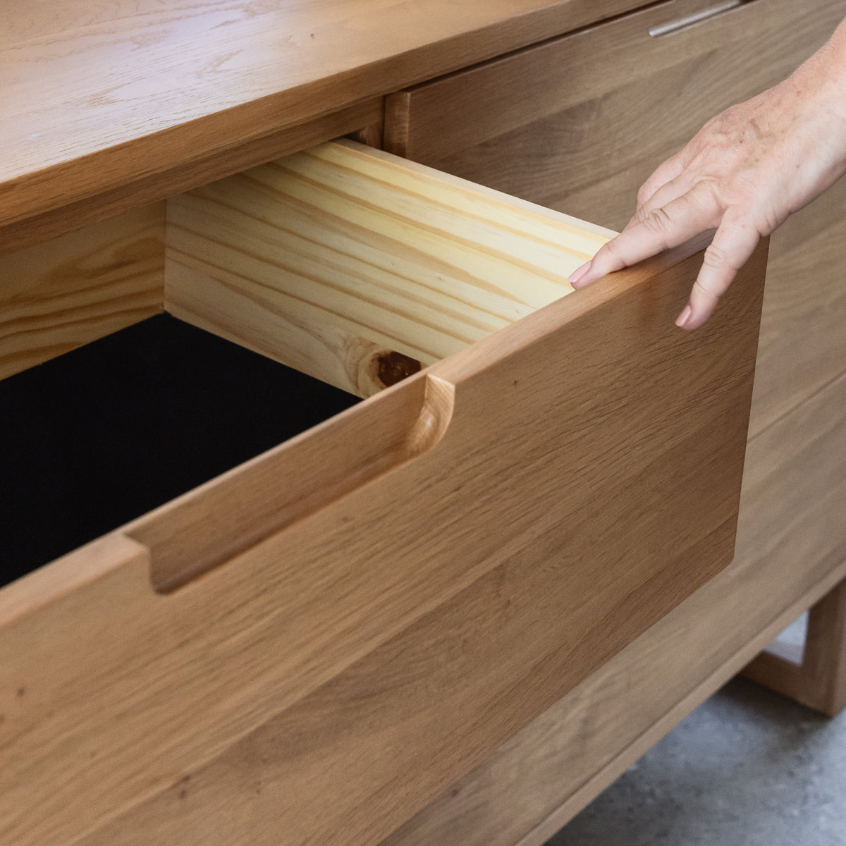 iconbydesign-bruno-chest-6-drawers-oak-BC2AAC-detail_sq