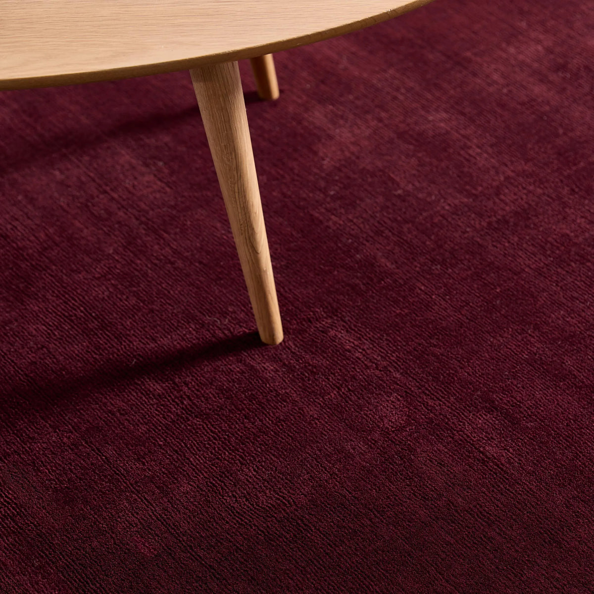 iconbydesign-freya-nz-wool-rug-berry-red--SHARED--lifestyle-3_detail-texture-b.webp