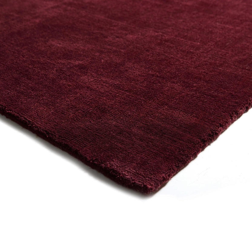 iconbydesign-freya-nz-wool-rug-berry-red--SHARED--studio-a_detail-corner.webp