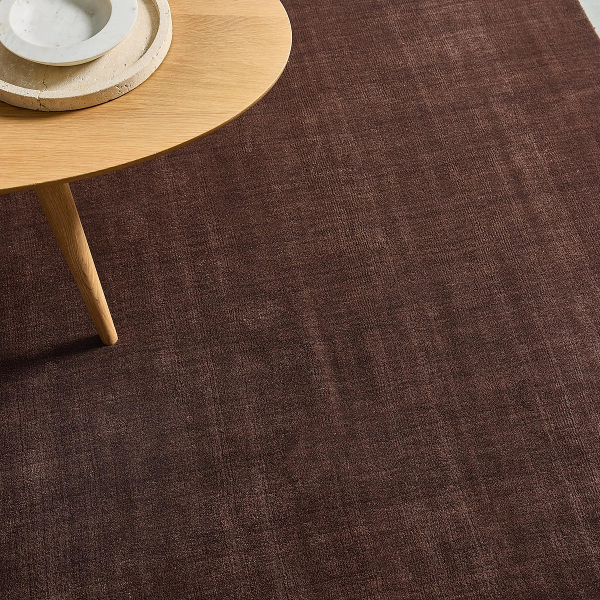 iconbydesign-freya-nz-wool-rug-chocolate-brown--SHARED--lifestyle-1_detail-texture-b.webp