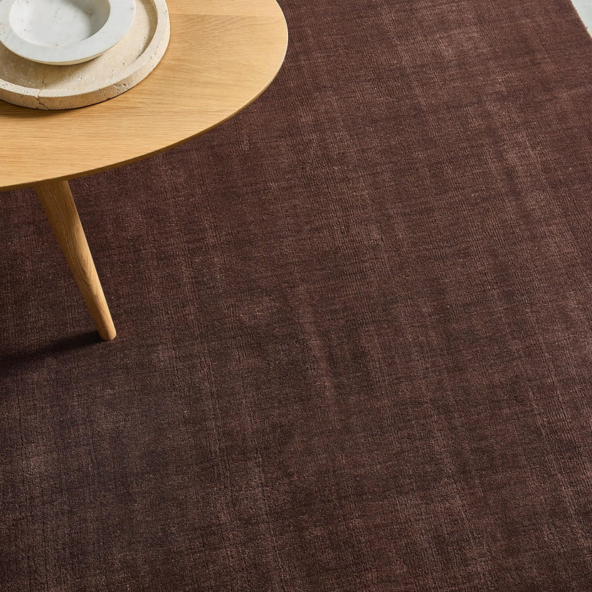 iconbydesign-freya-nz-wool-rug-chocolate-brown--SHARED--lifestyle-1_detail-texture-b.webp