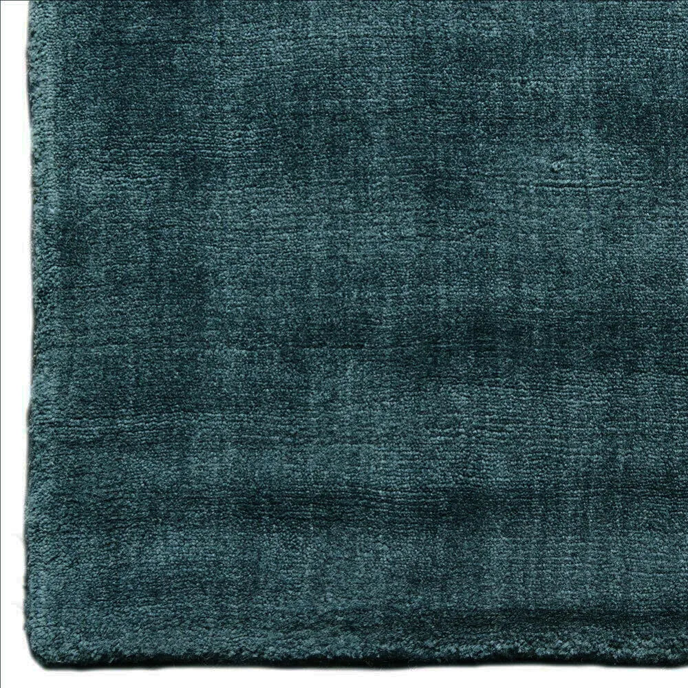 iconbydesign-freya-nz-wool-rug-deep-sea-blue--SHARED--studio-a_detail-corner.webp