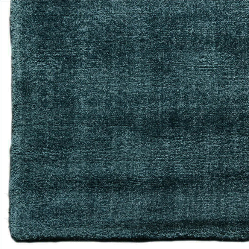 iconbydesign-freya-nz-wool-rug-deep-sea-blue--SHARED--studio-a_detail-corner.webp