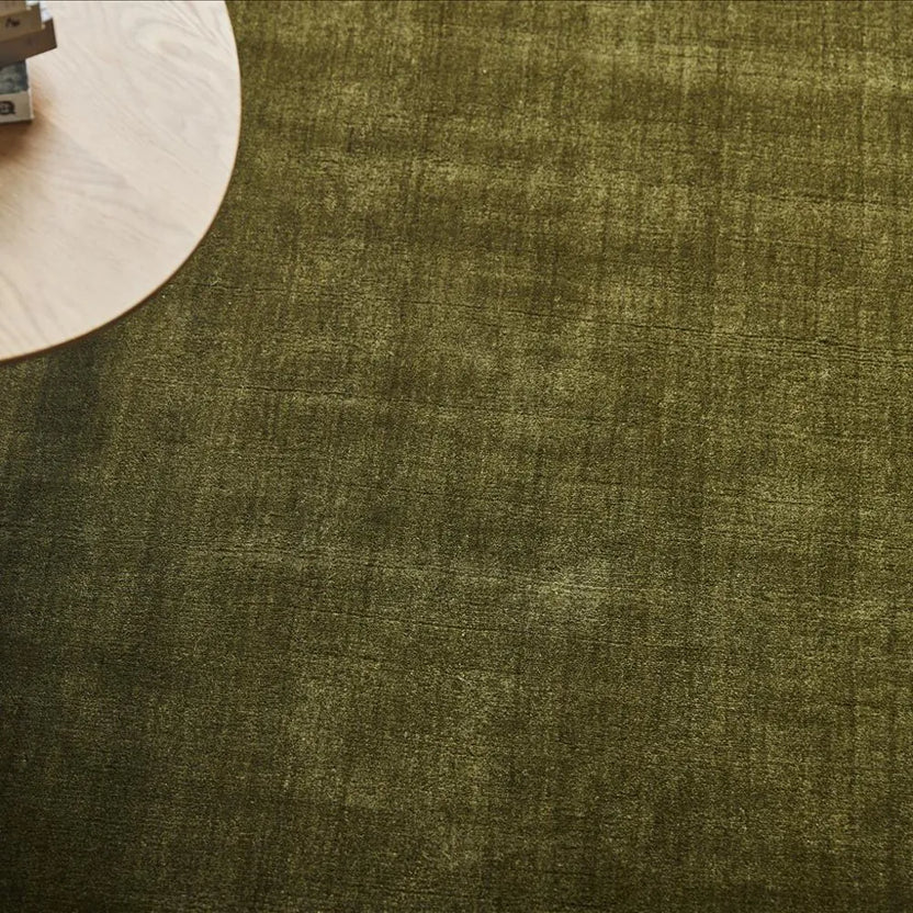 iconbydesign-freya-nz-wool-rug-nori-green--SHARED--lifestyle-1_detail-texture-b.webp