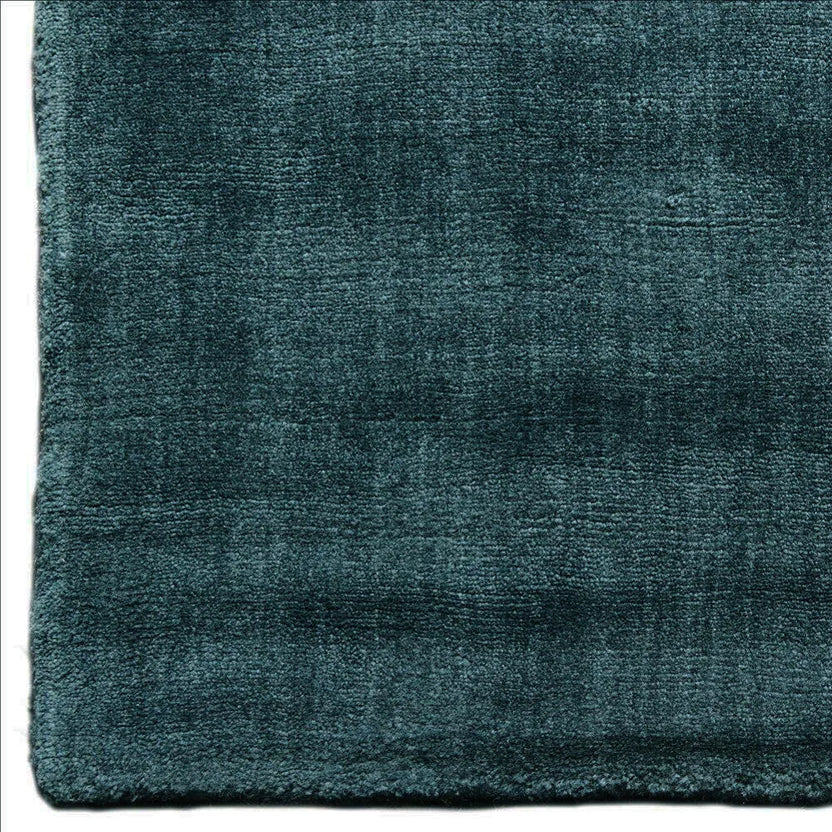 iconbydesign-freya-nz-wool-runner-rug-deep-sea-blue--SHARED--studio-a_detail-corner.webp