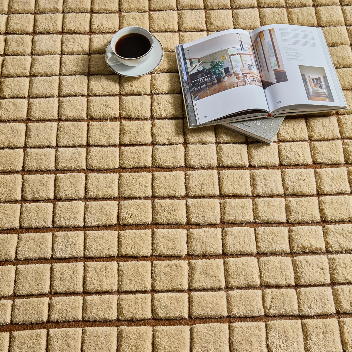iconbydesign-gerda-nz-wool-rug-butter-cream--SHARED--lifestyle-3_detail-texture-a.webp