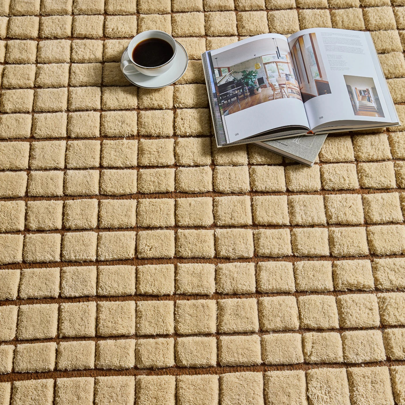 iconbydesign-gerda-nz-wool-rug-butter-cream--SHARED--lifestyle-3_detail-texture-a.webp