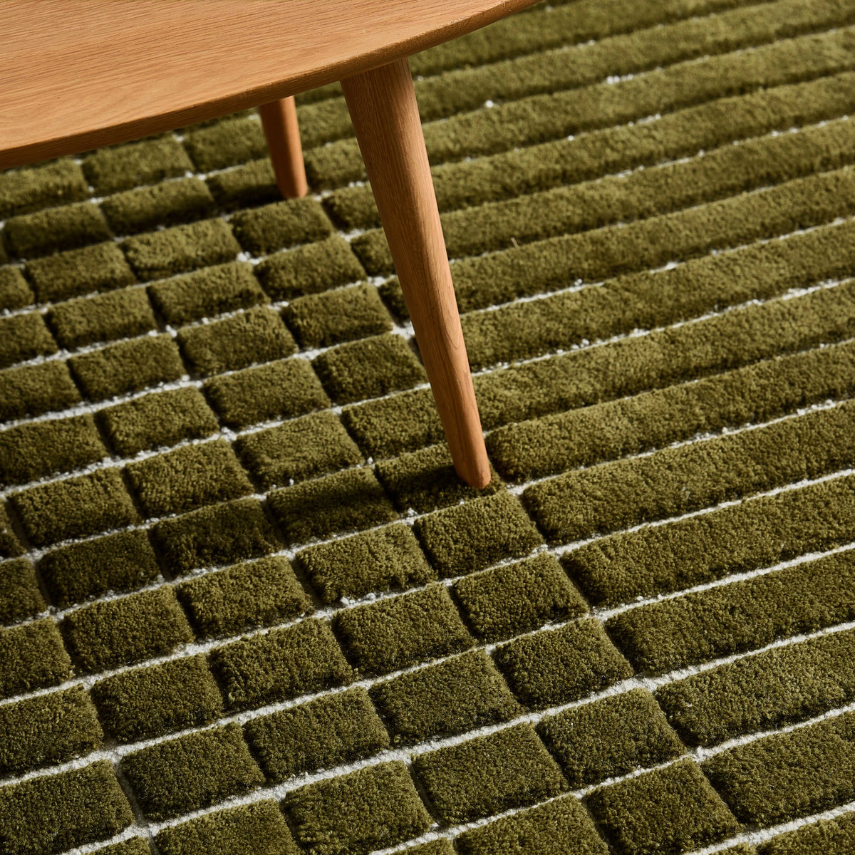 iconbydesign-gerda-nz-wool-rug-nori-green--SHARED--lifestyle-1_detail-texture-b.webp