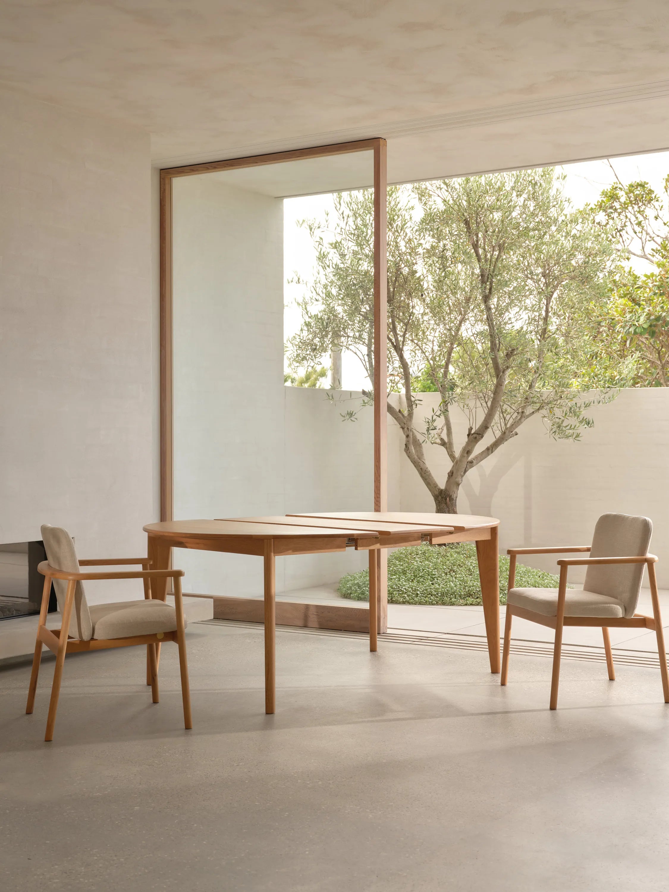 Jackson Dining Table Round Extendable 51-67" x 51" Solid American Oak