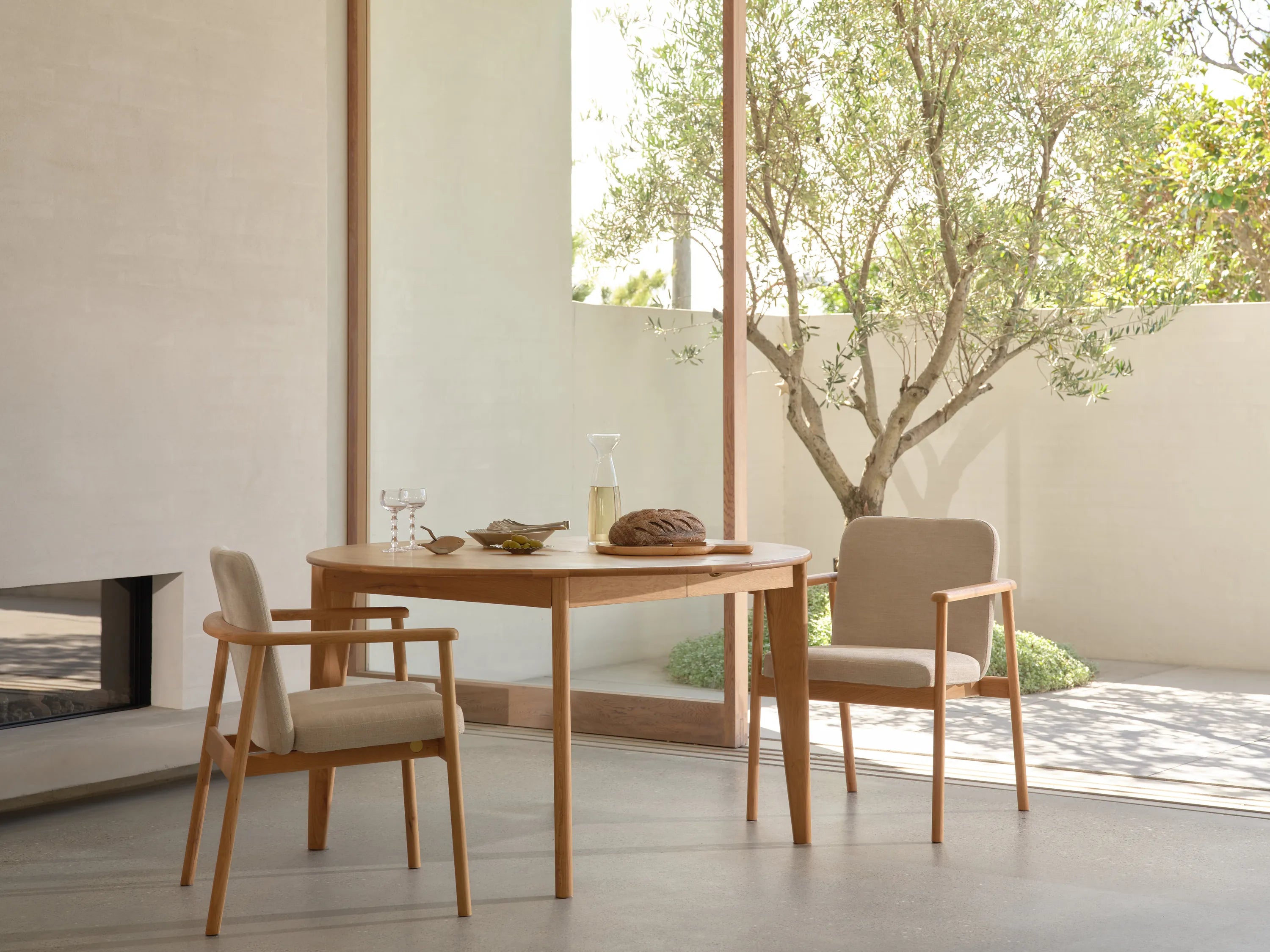 Jackson Dining Table Round Extendable 51-67" x 51" Solid American Oak