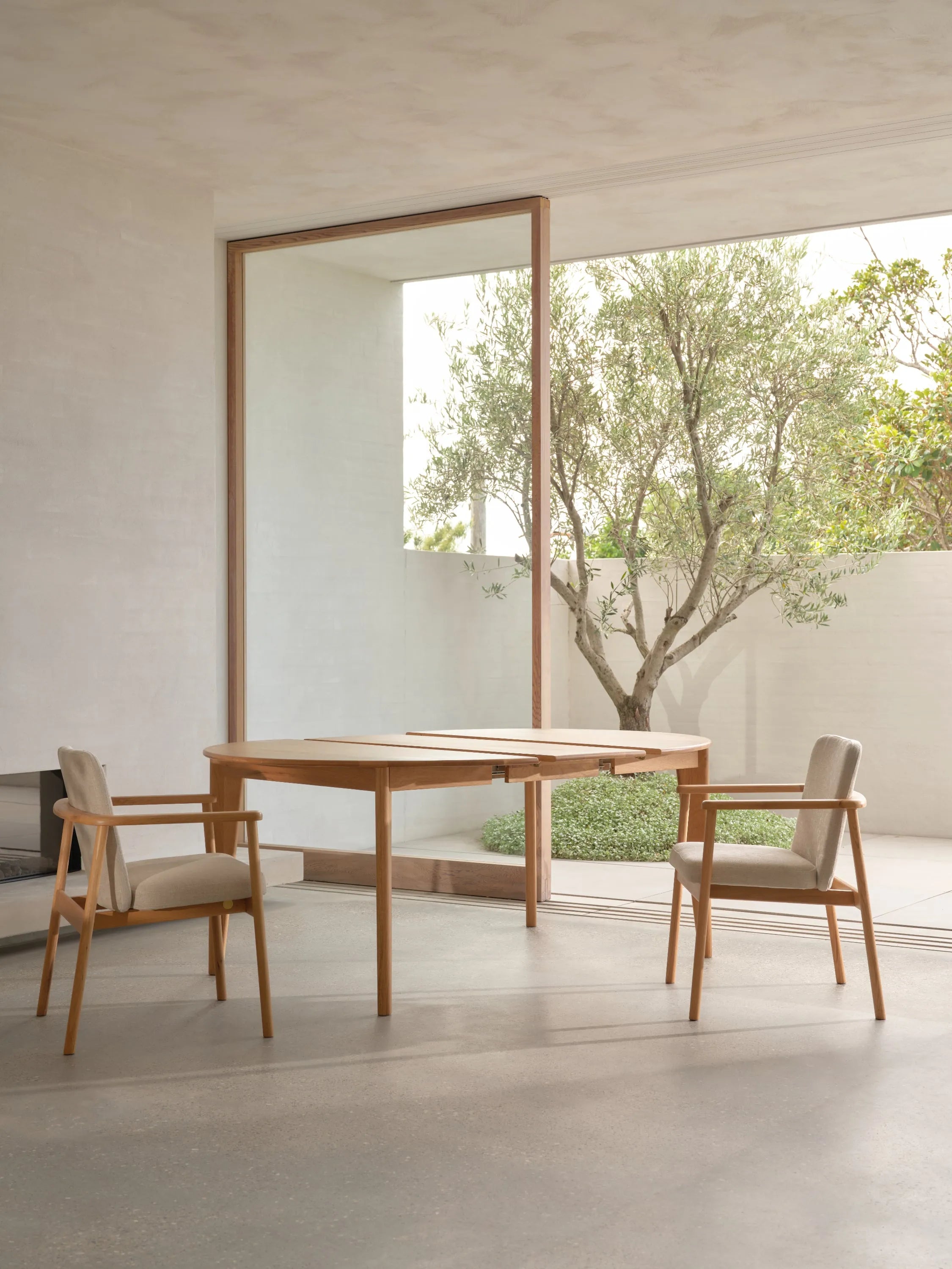 Jackson Dining Table Round Extendable 51-67" x 51" Solid American Oak