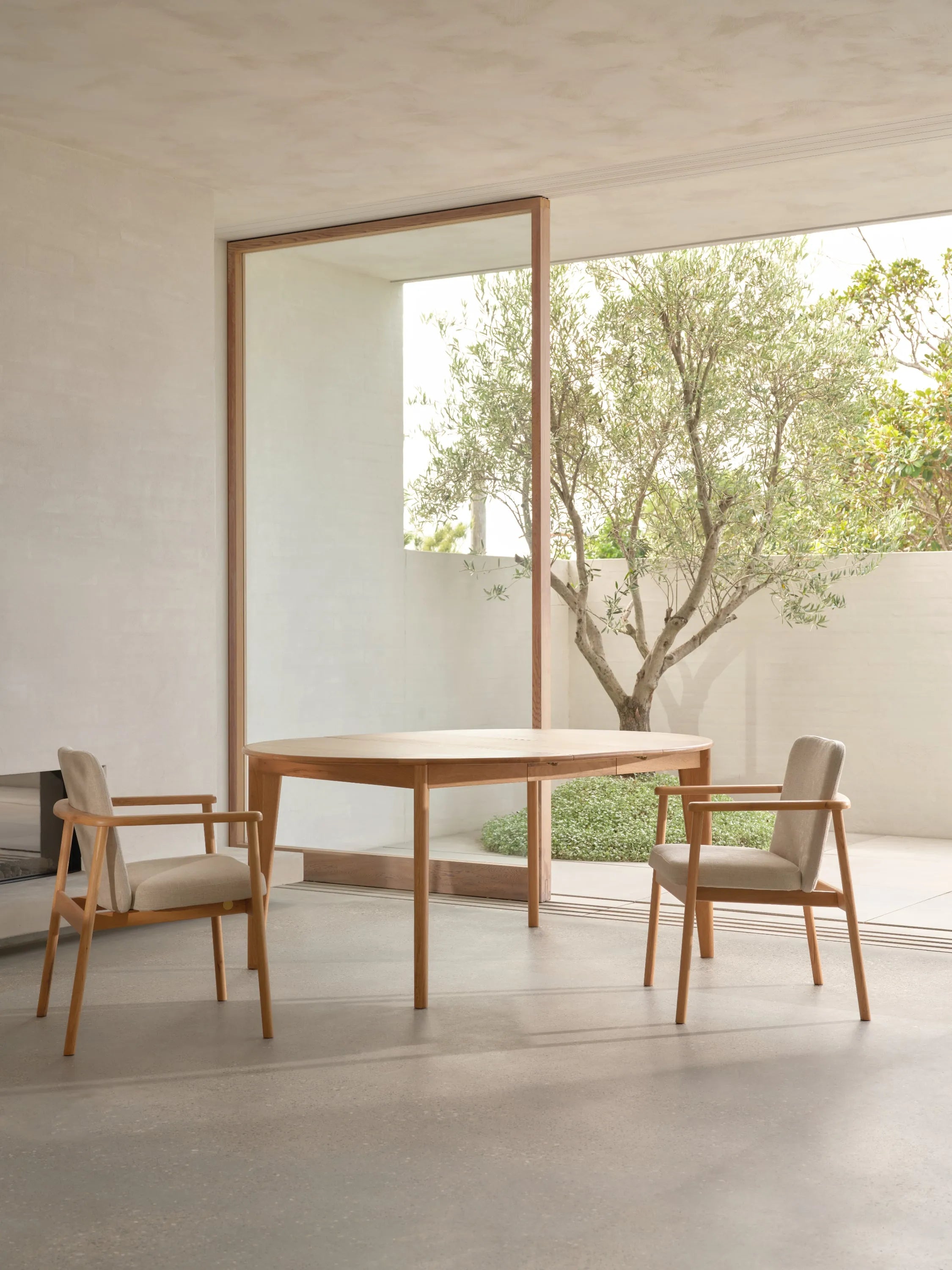 Jackson Dining Table Round Extendable 51-67" x 51" Solid American Oak
