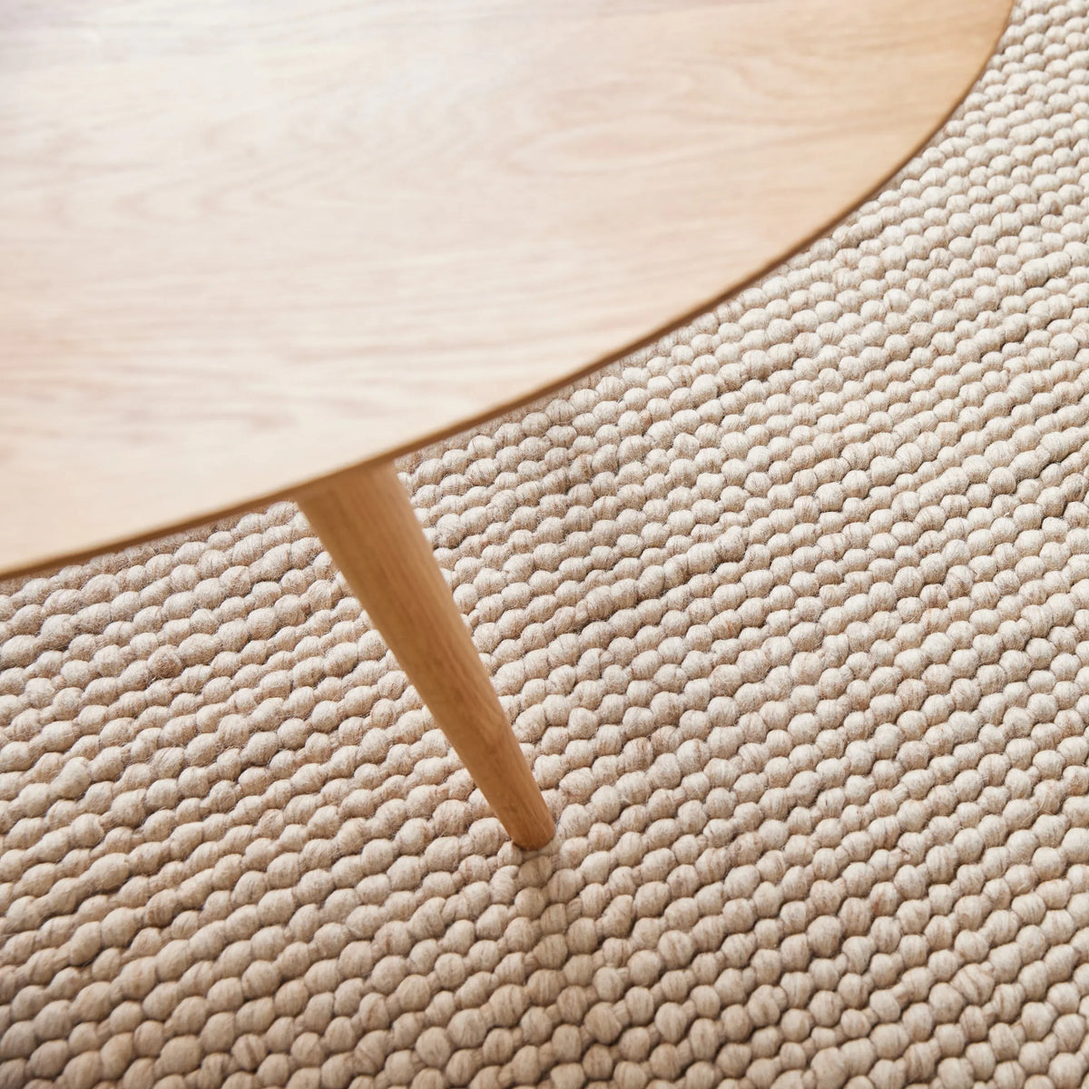 iconbydesign-layla-nz-wool-rug-natural-harvest--SHARED--lifestyle-1_detail-texture-b.webp