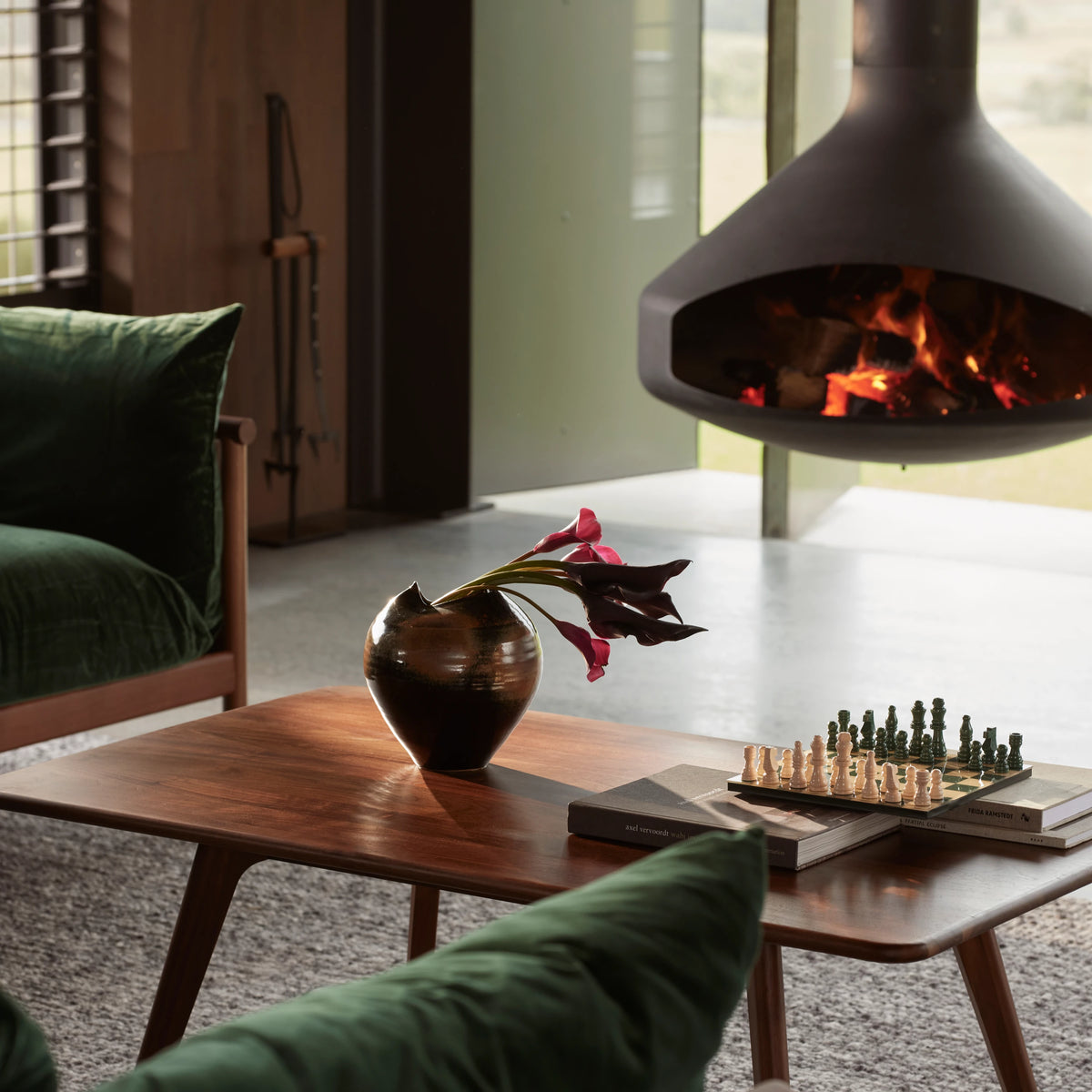 iconbydesign-magnus-coffee-table-walnut--OW1230--lifestyle.webp