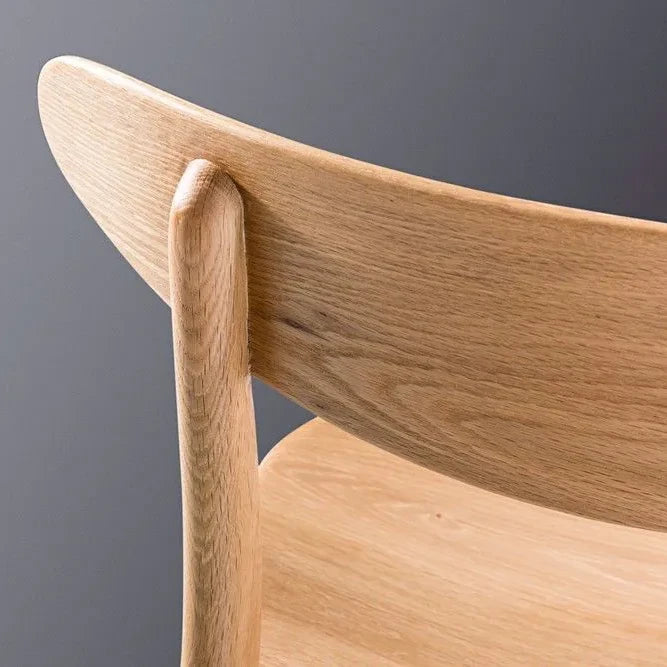 iconbydesign-magnus-dining-chair-oak-cream-leather--DF2HA1--studio-d_detail.webp