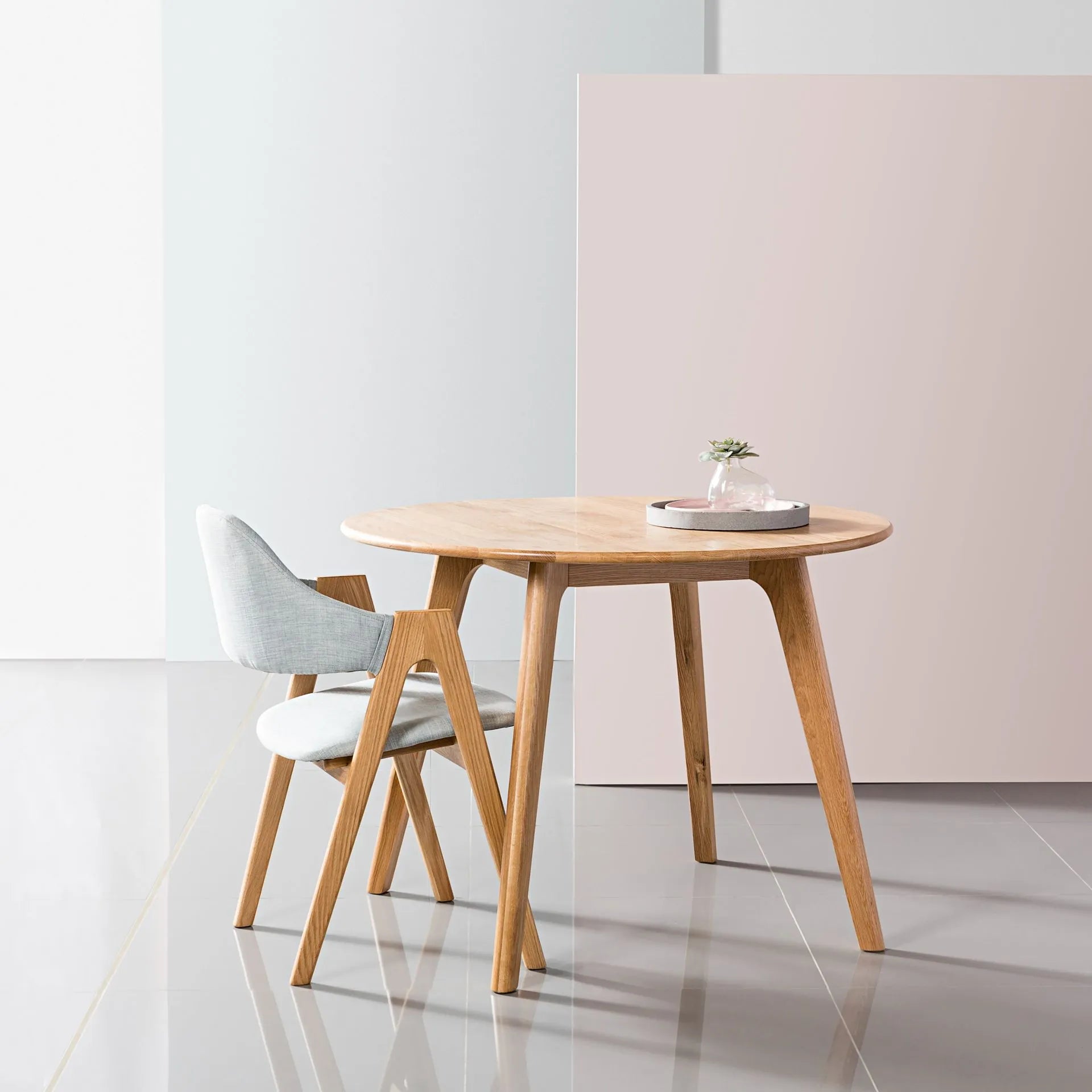 Magnus Dining Table Round 39" Diameter Solid American Oak