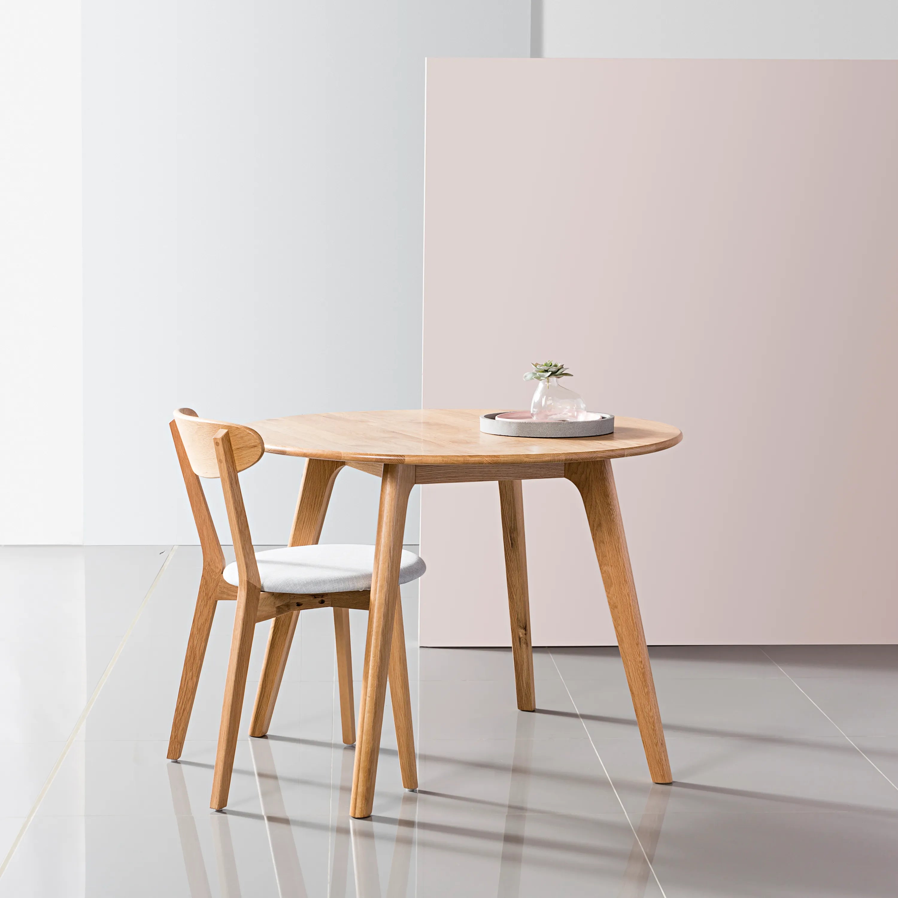 Magnus Dining Table Round 39" Diameter Solid American Oak