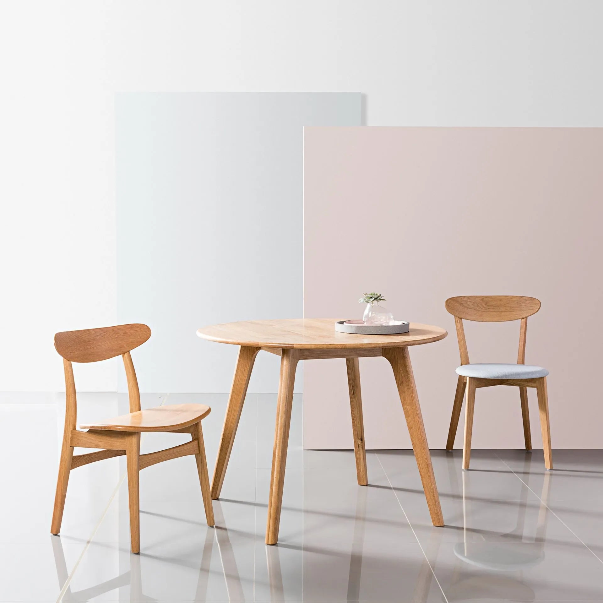 Magnus Dining Table Round 39" Diameter Solid American Oak