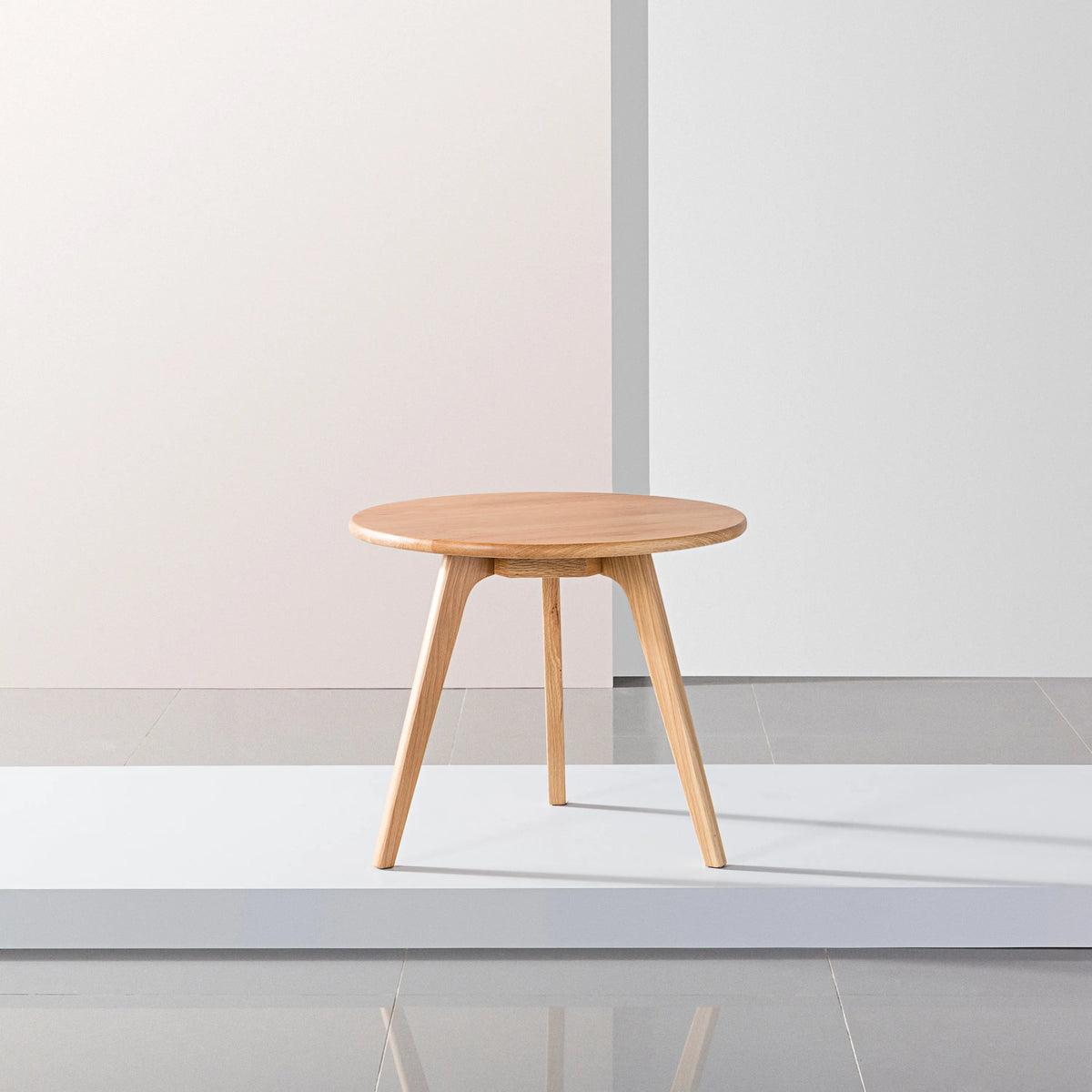 Magnus Side Table Round 24" Diameter Solid American Oak