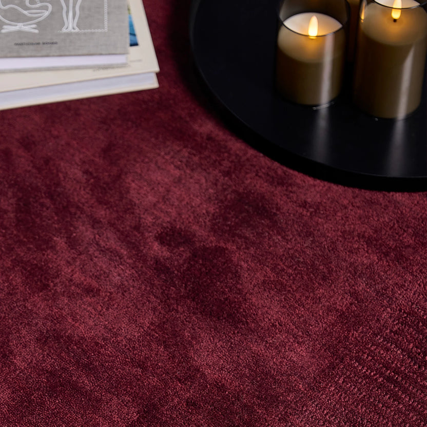 iconbydesign-trea-nz-wool-rug-160x230-cm-berry-red--RF6AVA--lifestyle-2_detail-texture-a.webp