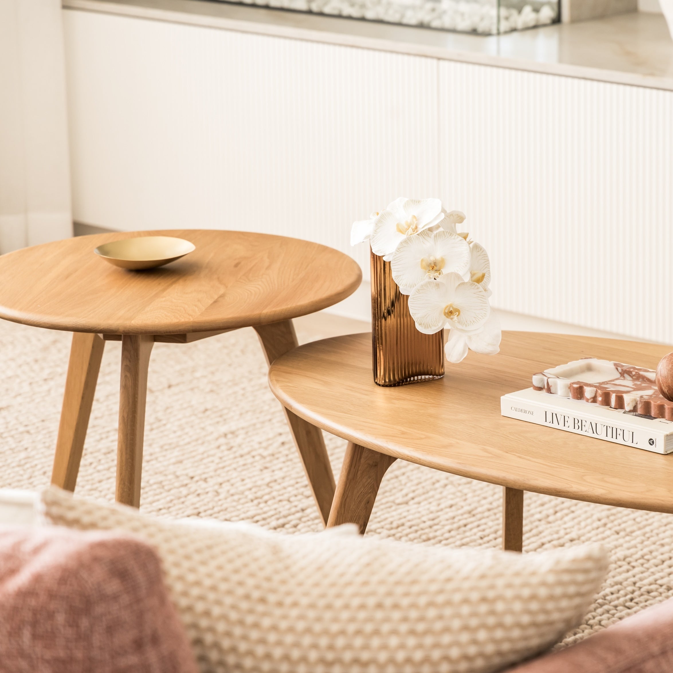 magnus-coffee-side-table-oak-lifestyle