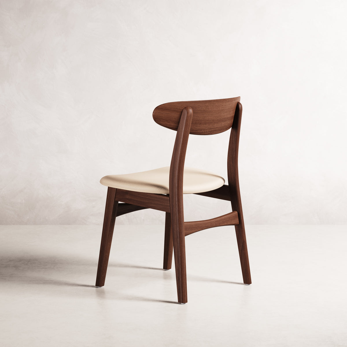 magnus-dining-chair-walnut-cream-leather--DF2HB1--01-cam-b0021