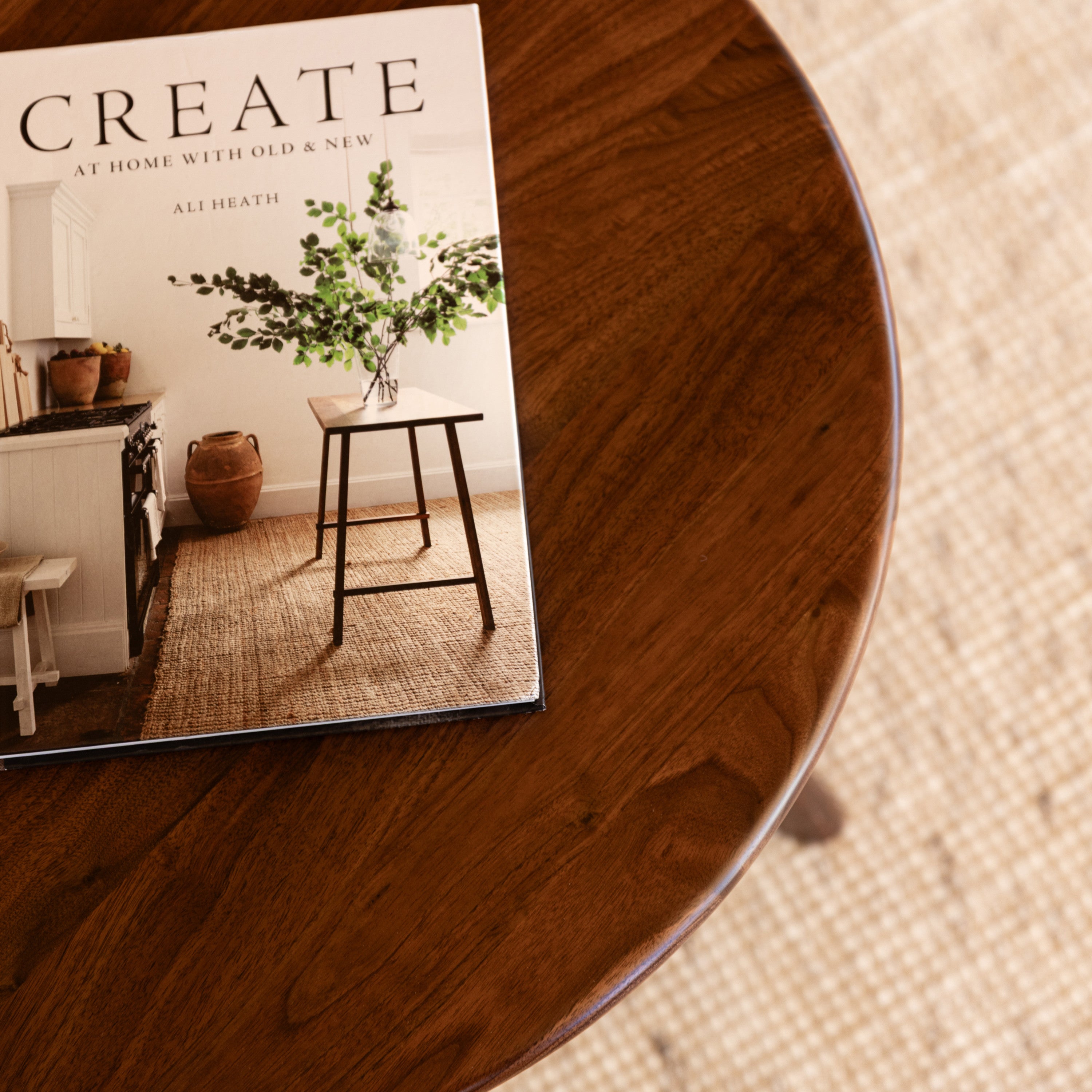 magnus-side-table-round-walnut--OW1321--detail-sq