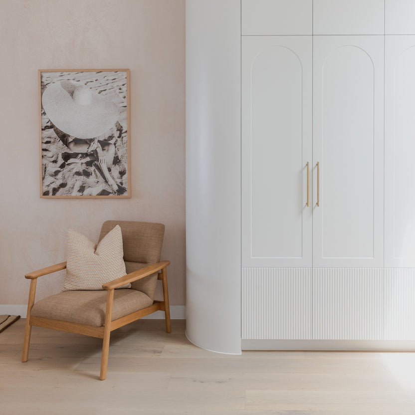 mysa-armchair-camel-LI7SA1-lifestyle-3_dbzraq