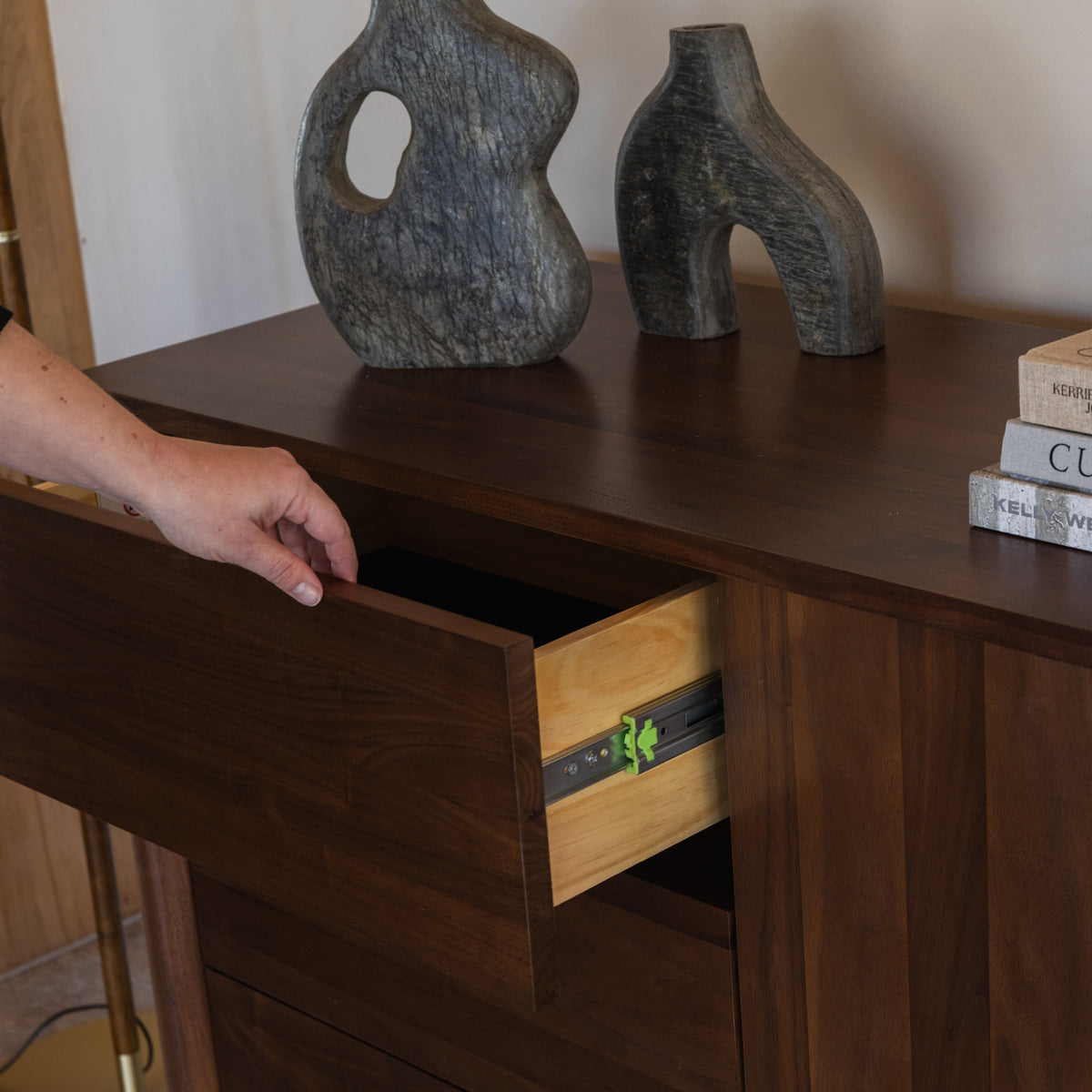 olivia-sideboard-120cm-walnut--DE5ABB--detail-sq