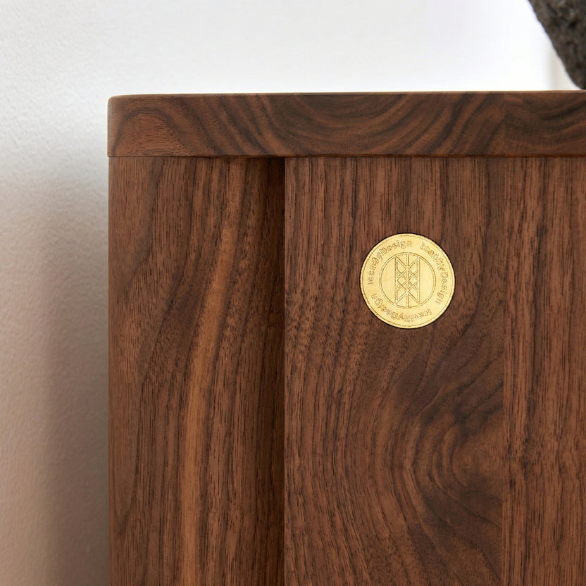 olivia-sideboard-71-solid-american-walnut-DE5ABA-medallion-detail_nbcunp