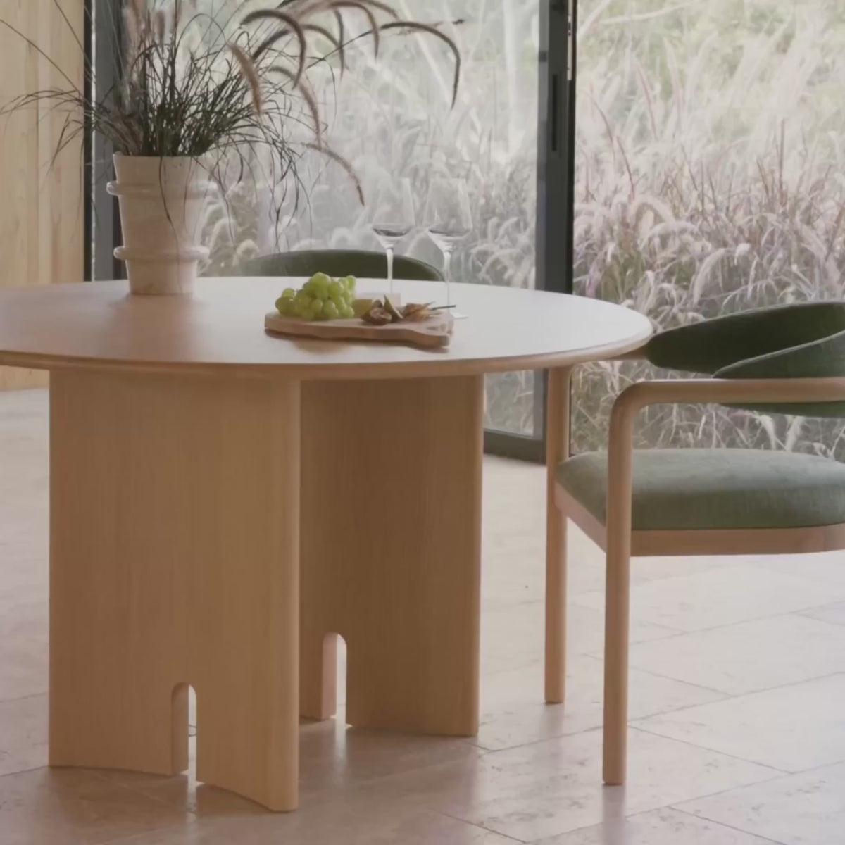 Luno-Round-Dining-Table-Oak-130cm--RL1013--Lifestyle