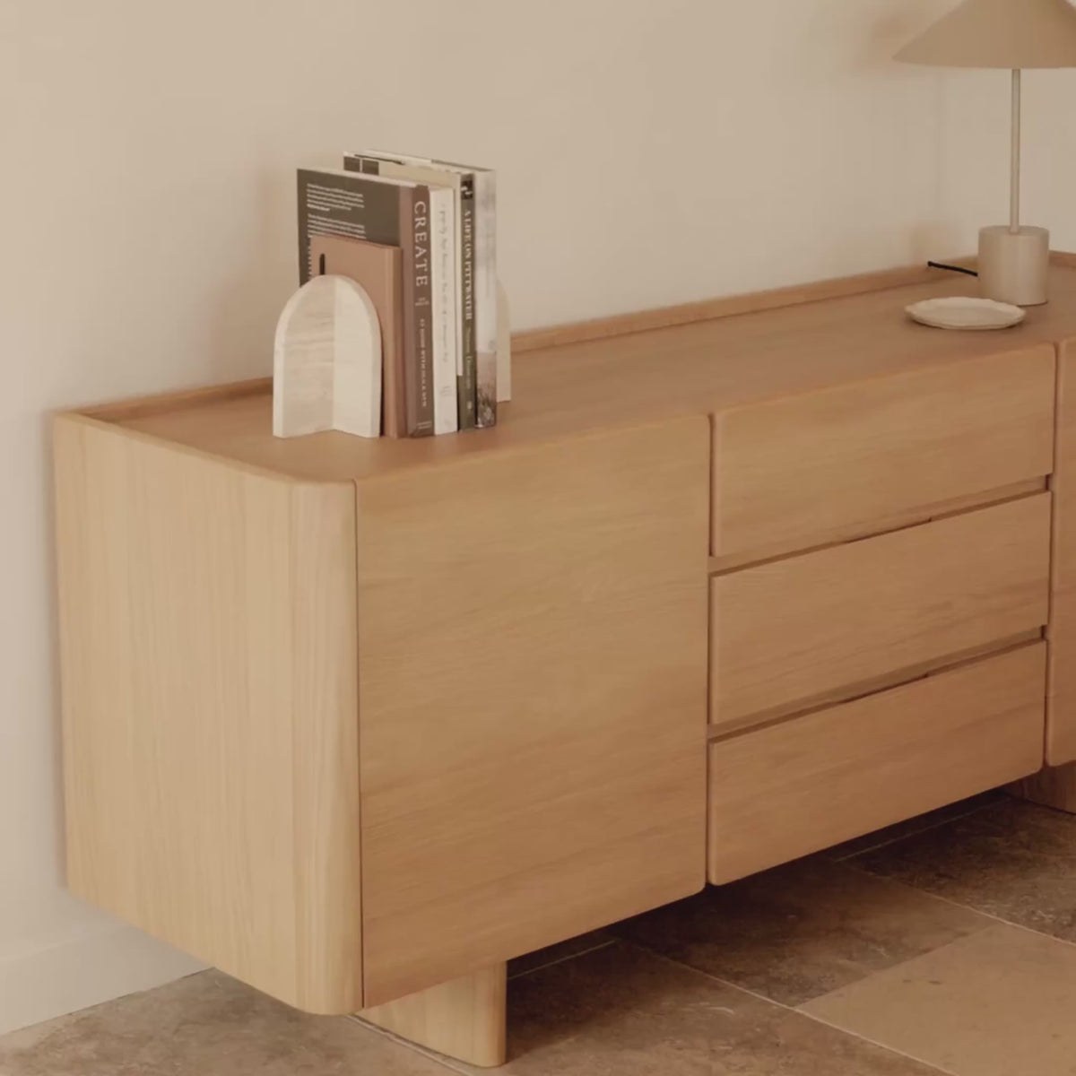 Luno-Sideboard-Oak--RL1018--Lifestyle.mp4